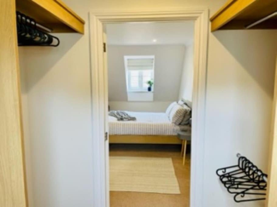 Modern Town House In Cotswolds - 3 Double Bedrooms Witney Exterior photo