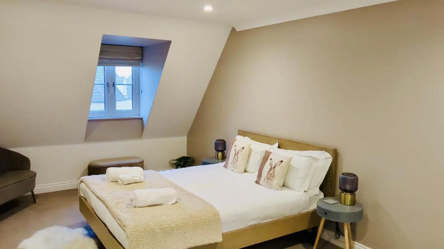 Modern Town House In Cotswolds - 3 Double Bedrooms Witney Exterior photo
